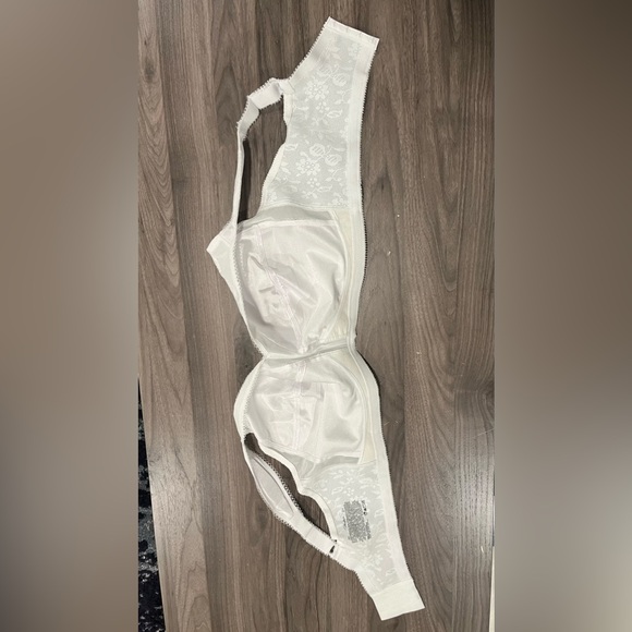 PLAYTEX Women's 18 Hour Comfort-Strap Wireless Bra with 4-Way TruSupport 44D - Picture 8 of 8